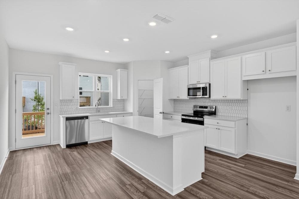 3 bedroom, 4 bathroom, 1,967 sq ft townhouse under contract at 5829 Schelton Place, Mableton, GA 30126 — photo 2