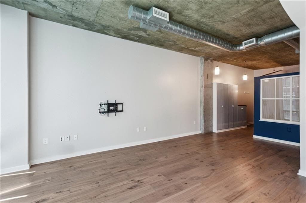 1 bedroom, 1 bathroom, 696 sq ft condominium for sale at 923 Peachtree Street 1523, Atlanta, GA 30309 — photo 4