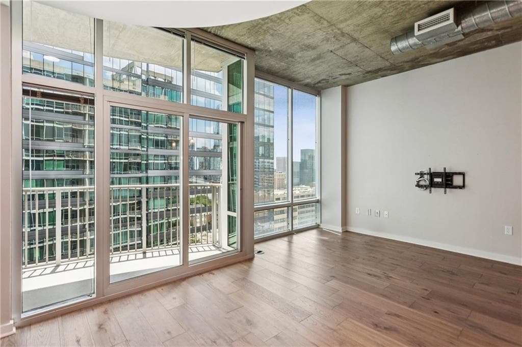 1 bedroom, 1 bathroom, 696 sq ft condominium for sale at 923 Peachtree Street 1523, Atlanta, GA 30309 — photo 6