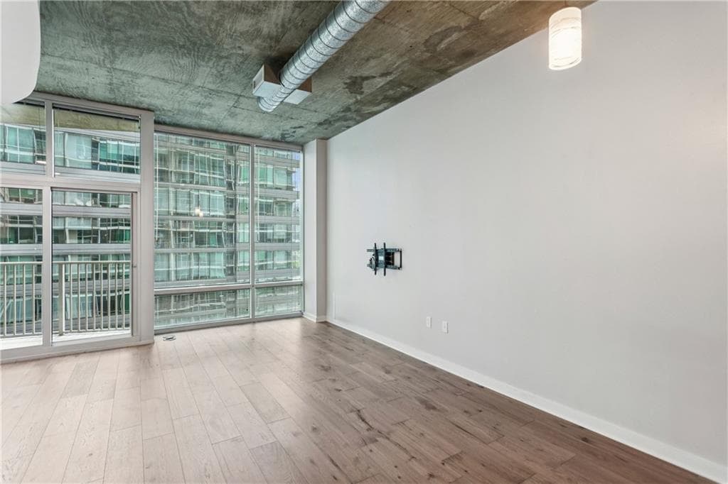 1 bedroom, 1 bathroom, 696 sq ft condominium for sale at 923 Peachtree Street 1523, Atlanta, GA 30309 — photo 7