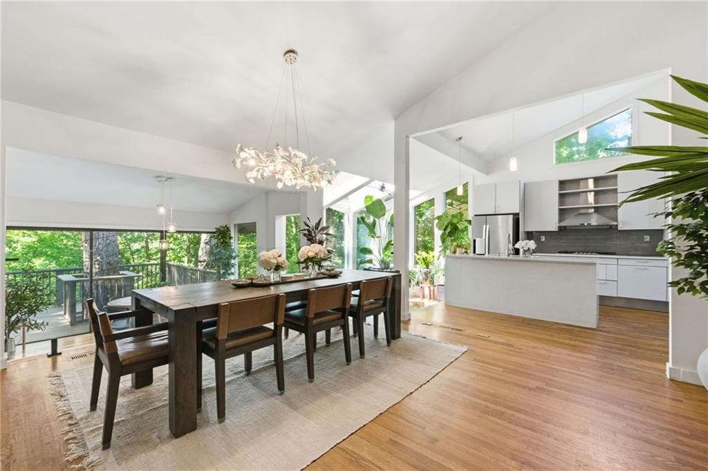 6 bedroom, 5 bathroom, 7,879 sq ft single family residence under contract at 535 Cutwater Trail, Atlanta, GA 30328 — photo 5