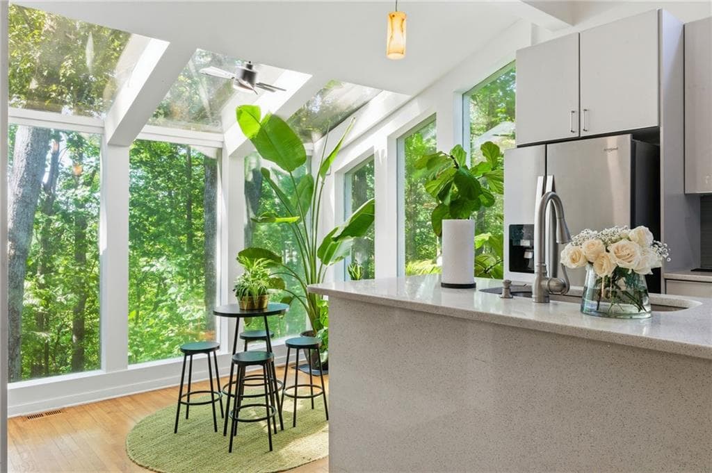6 bedroom, 5 bathroom, 7,879 sq ft single family residence under contract at 535 Cutwater Trail, Atlanta, GA 30328 — photo 8