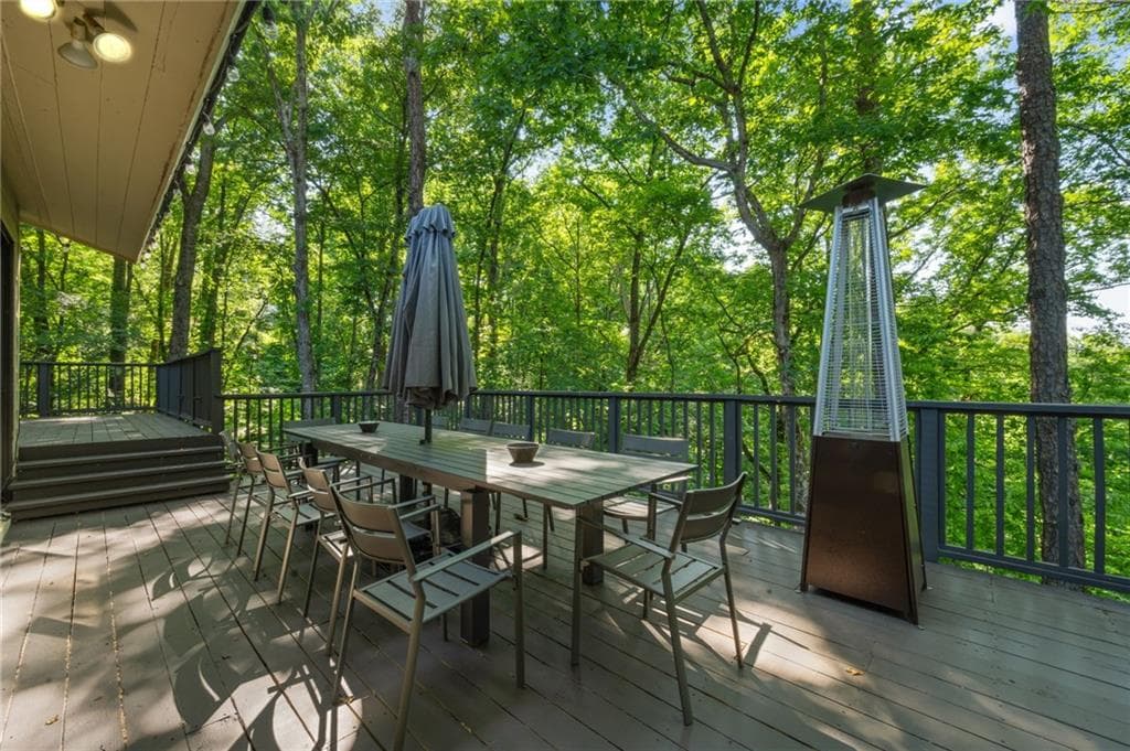 6 bedroom, 5 bathroom, 7,879 sq ft single family residence under contract at 535 Cutwater Trail, Atlanta, GA 30328 — photo 9