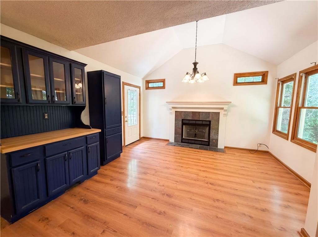 4 bedroom, 3 bathroom, 3,676 sq ft single family residence under contract at 2623 Wellington Drive, Marietta, GA 30062 — photo 3