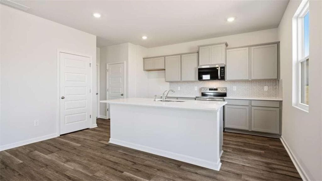 4 bedroom, 3 bathroom, 2,170 sq ft single family residence for sale at 105 White Spruce Way, Newnan, GA 30265 — photo 7