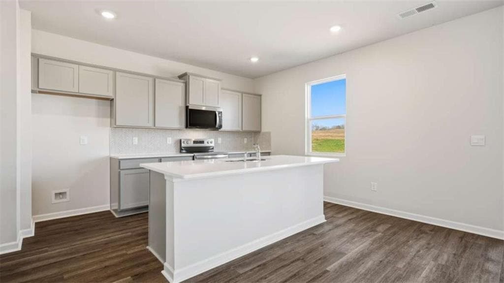 4 bedroom, 3 bathroom, 2,170 sq ft single family residence for sale at 105 White Spruce Way, Newnan, GA 30265 — photo 9