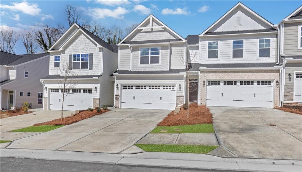 3 bedroom, 3 bathroom, 2,062 sq ft townhouse under contract at 3 Trace Bluff, Dawsonville, GA 30534