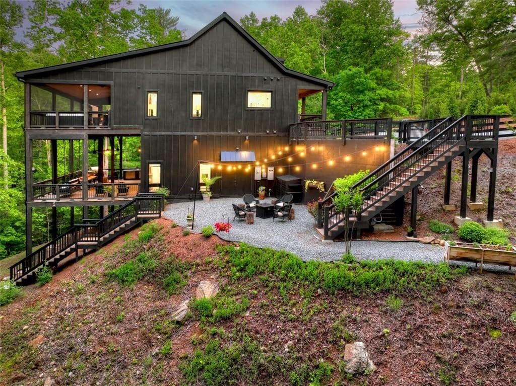 3 bedroom, 5 bathroom, 2,720 sq ft single family residence under contract at 819 Hap Holt Road, Ellijay, GA 30540 — photo 3