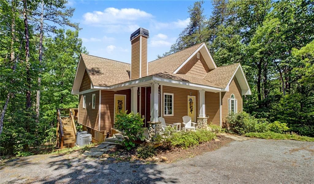 3 bedroom, 3 bathroom, 2,228 sq ft single family residence under contract at 498 Amicalola Woods Road, Dawsonville, GA 30534 — photo 2