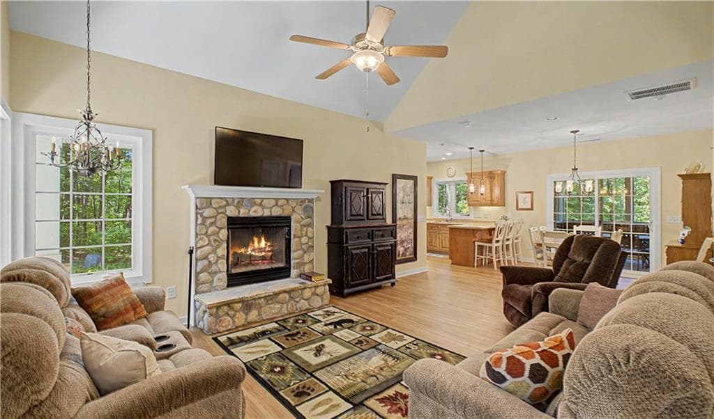 3 bedroom, 3 bathroom, 2,228 sq ft single family residence under contract at 498 Amicalola Woods Road, Dawsonville, GA 30534 — photo 4