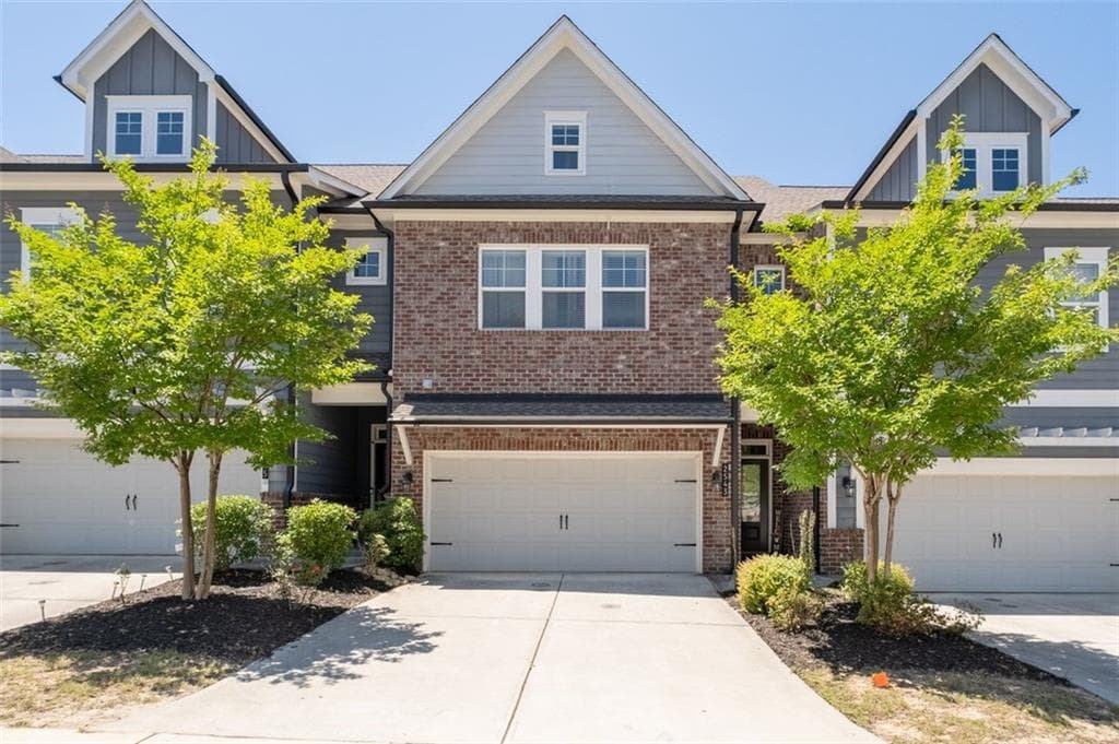 3 bedroom, 4 bathroom, 2,313 sq ft townhouse for sale at 2543 Oakbourne Lane, Smyrna, GA 30080