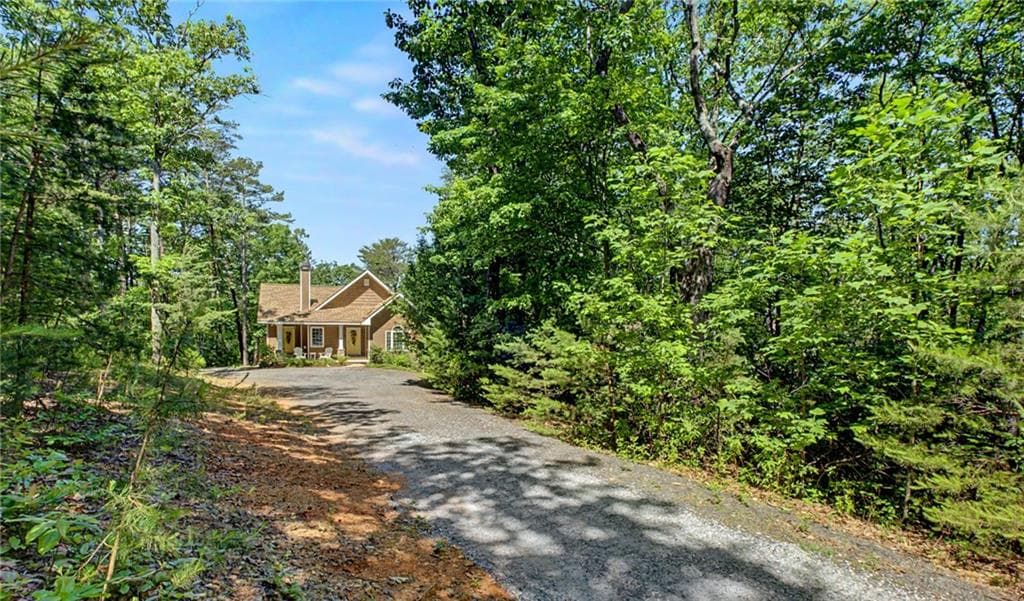 3 bedroom, 3 bathroom, 2,228 sq ft single family residence under contract at 498 Amicalola Woods Road, Dawsonville, GA 30534 — photo 3