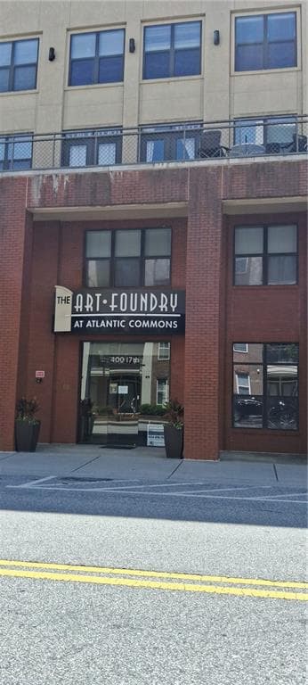 2 bedroom, 2 bathroom, 1,155 sq ft condominium for sale at 400 17th Street 2129, Atlanta, GA 30363 — photo 4