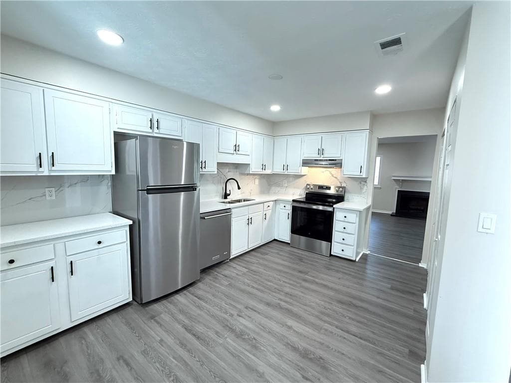 2 bedroom, 2 bathroom, 1,209 sq ft condominium for sale at 2897 Torreya Way, Marietta, GA 30067 — photo 4