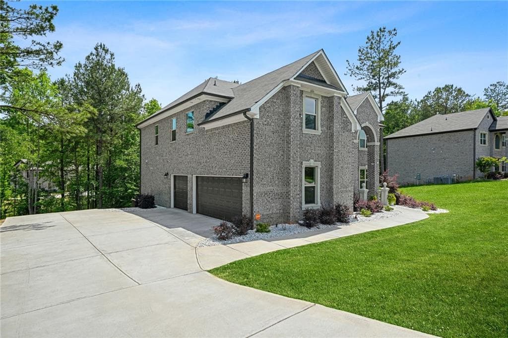 5 bedroom, 5 bathroom, 3,812 sq ft single family residence for sale at 6065 Belmont Drive, Douglasville, GA 30135 — photo 2