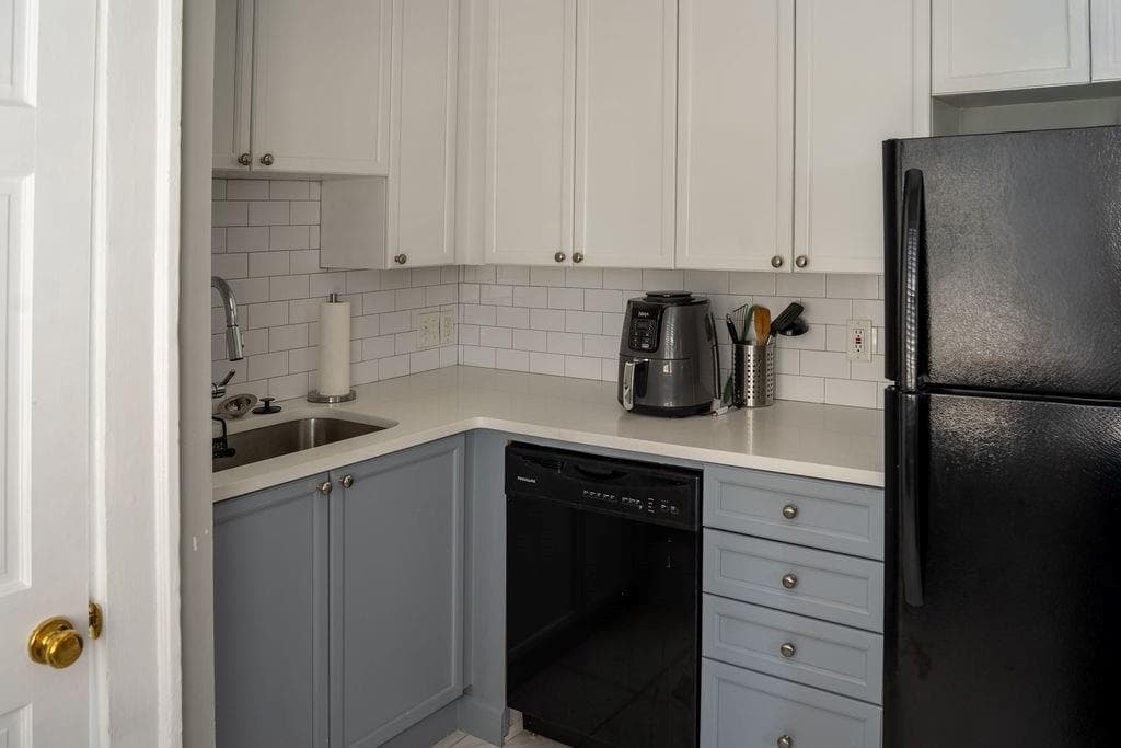 1 bedroom, 1 bathroom, 790 sq ft condominium for sale at 690 Piedmont Avenue 17, Atlanta, GA 30308 — photo 6