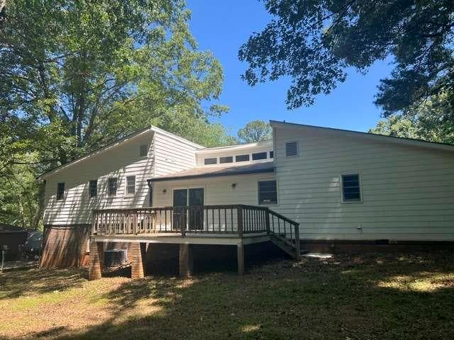 5 bedroom, 2 bathroom, 2,147 sq ft single family residence for sale at 6061 Ridge Way, Douglasville, GA 30135 — photo 2