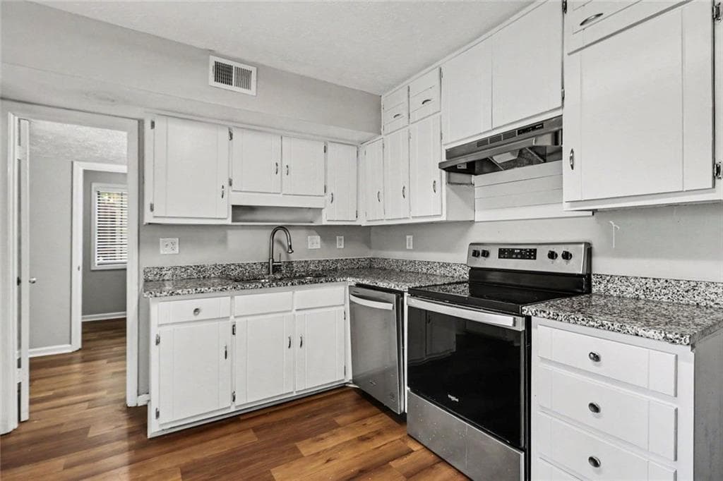 3 bedroom, 3 bathroom, 1,592 sq ft single family residence for sale at 1012 Ascot Court, Riverdale, GA 30296 — photo 8