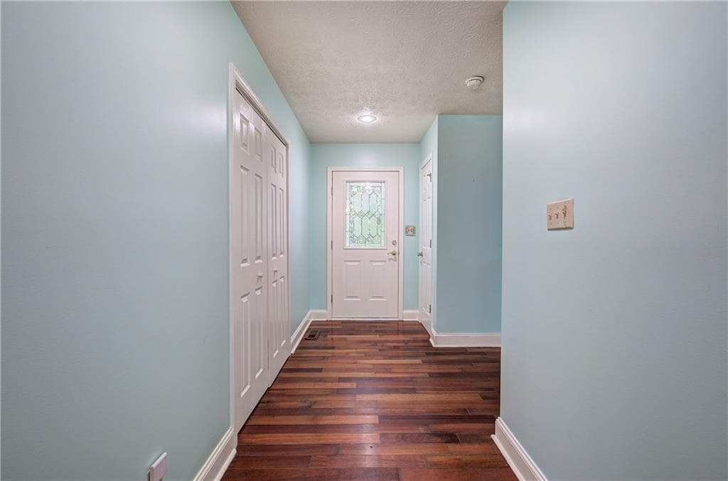 3 bedroom, 4 bathroom, 2,612 sq ft single family residence under contract at 65 Gaddis Road, Cartersville, GA 30120 — photo 5