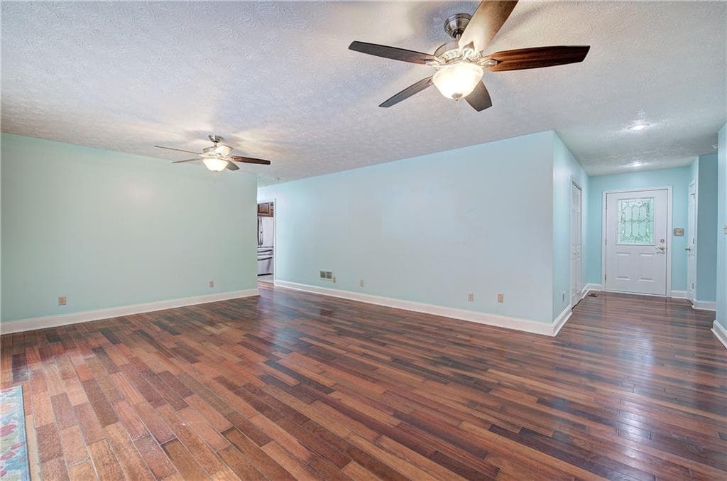 3 bedroom, 4 bathroom, 2,612 sq ft single family residence under contract at 65 Gaddis Road, Cartersville, GA 30120 — photo 7