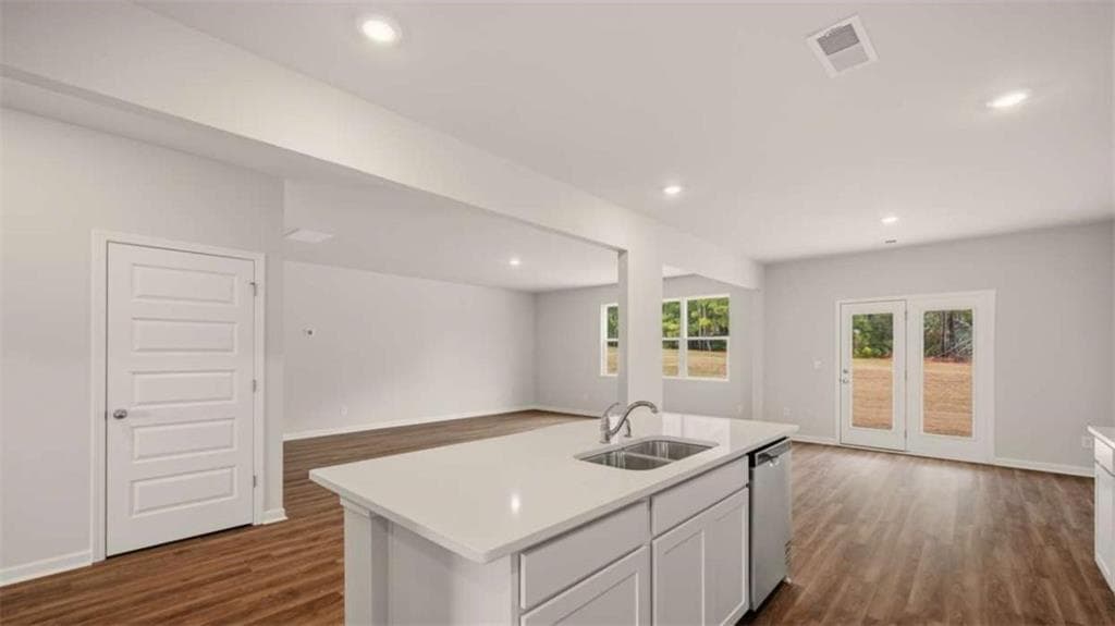 5 bedroom, 3 bathroom single family residence for sale at 804 Pelham Way, Locust Grove, GA 30248 — photo 9