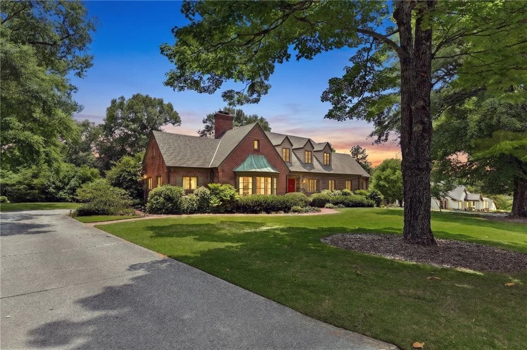 5 bedroom, 5 bathroom, 5,066 sq ft single family residence under contract at 511 Dixon Drive, Gainesville, GA 30501