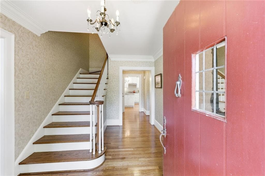 5 bedroom, 5 bathroom, 5,066 sq ft single family residence under contract at 511 Dixon Drive, Gainesville, GA 30501 — photo 8