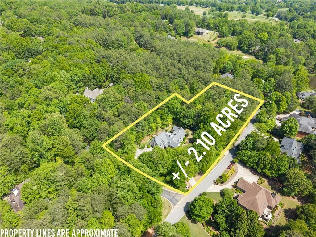4 bedroom, 6 bathroom, 4,183 sq ft single family residence for sale at 3315 Orchard Drive, Clarkesville, GA 30523 — photo 3
