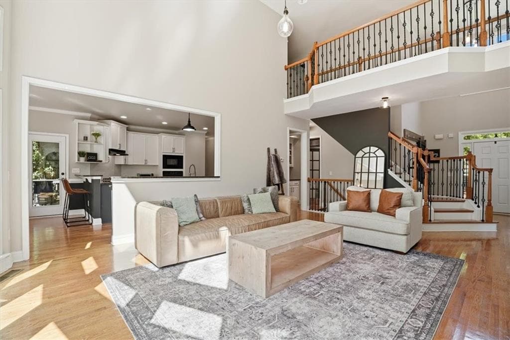 5 bedroom, 5 bathroom, 6,300 sq ft single family residence for sale at 6670 Bridge Brook Ovlk, Cumming, GA 30028 — photo 7