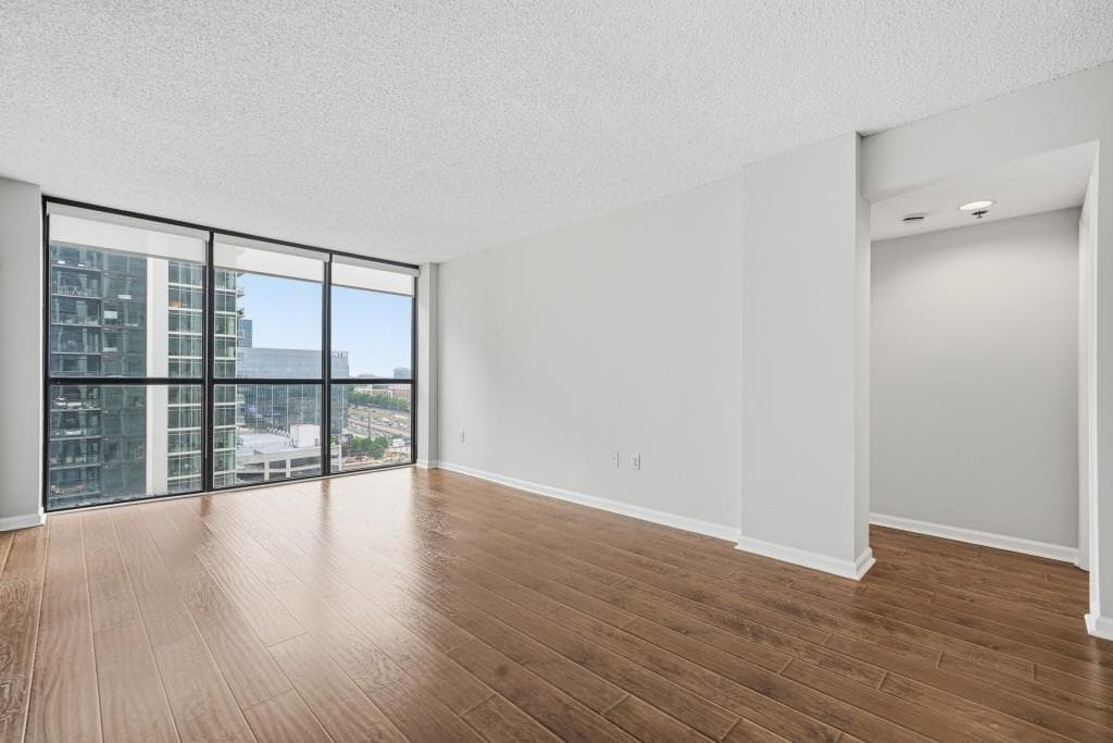 2 bedroom, 2 bathroom, 1,028 sq ft condominium for sale at 1280 W Peachtree Street 2009, Atlanta, GA 30309 — photo 2