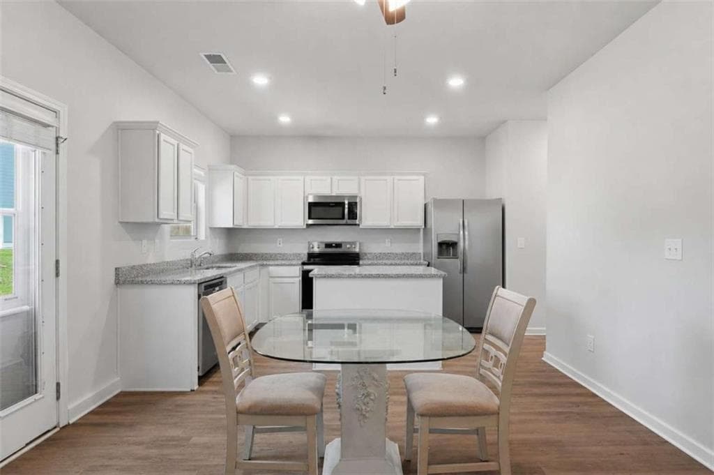 4 bedroom, 3 bathroom, 2,288 sq ft single family residence for sale at 5760 Barrington Run, Union City, GA 30291 — photo 6
