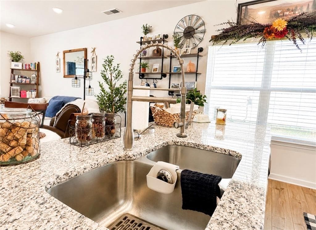 3 bedroom, 2 bathroom, 1,202 sq ft single family residence for sale at 53 Bennett Way, Rome, GA 30161 — photo 4