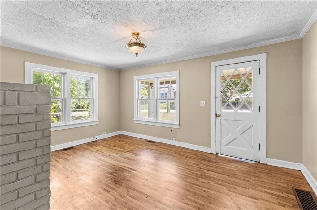 3 bedroom, 1 bathroom, 1,308 sq ft single family residence for sale at 618 Palm Street, Canton, GA 30115 — photo 4