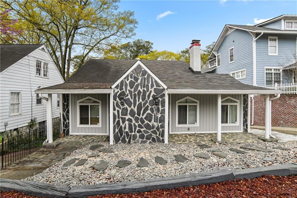 3 bedroom, 3 bathroom, 2,961 sq ft single family residence for sale at 2900 Lookout Place, Atlanta, GA 30305 — photo 2