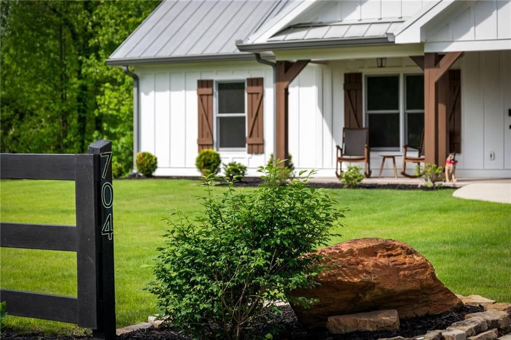 3 bedroom, 2 bathroom, 2,042 sq ft single family residence for sale at 704 Town Creek Church Road, Talking Rock, GA 30175 — photo 9