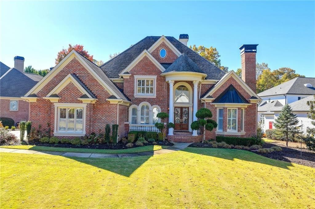 5 bedroom, 8 bathroom, 7,299 sq ft single family residence under contract at 6680 Sunbriar Drive, Cumming, GA 30040 — photo 3