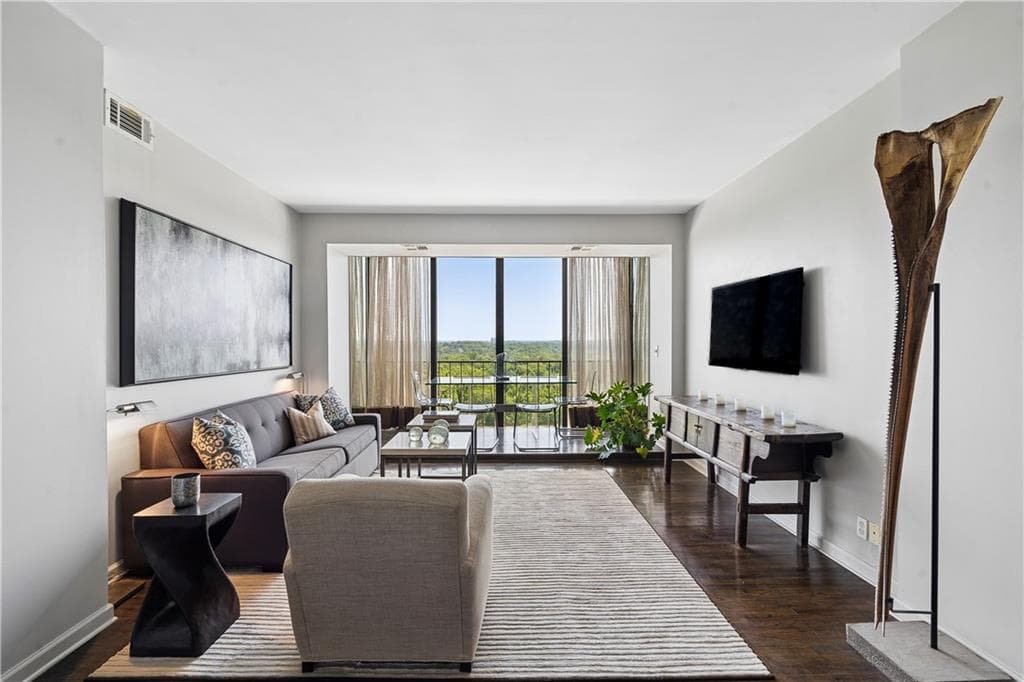 1 bedroom, 1 bathroom, 862 sq ft condominium sold at 145 15th Street 1239, Atlanta, GA 30309