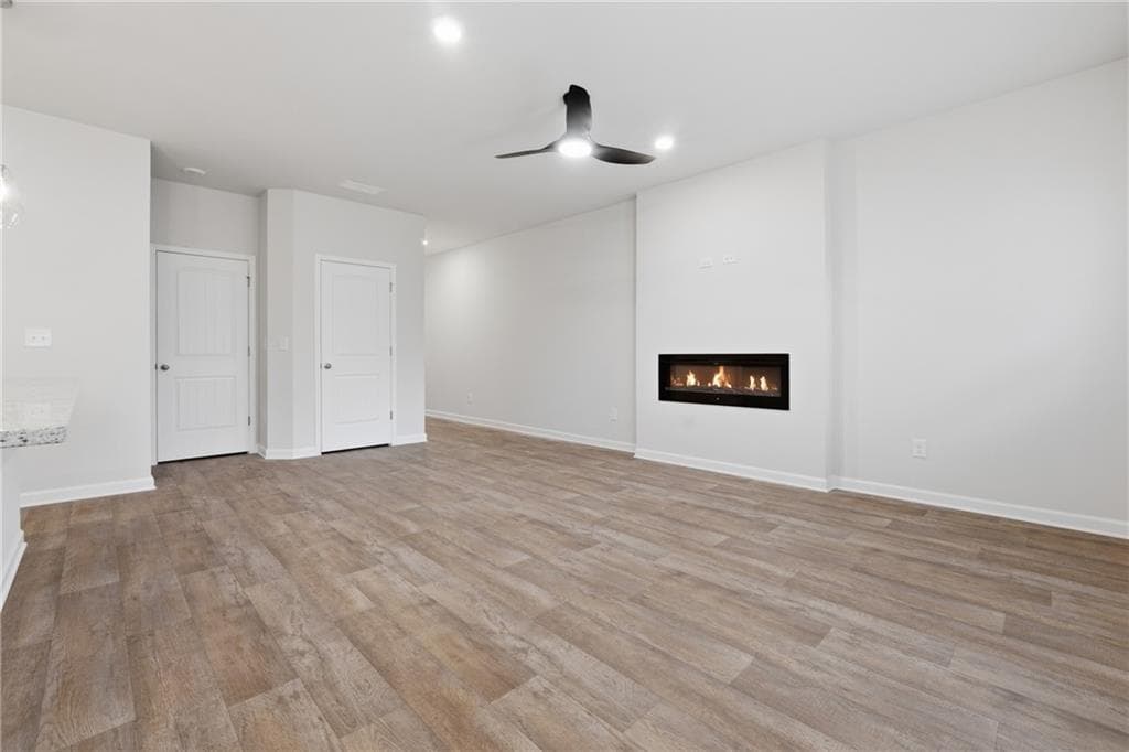 4 bedroom, 3 bathroom, 1,827 sq ft townhouse under contract at 3212 Winding Waters Way, Powder Springs, GA 30127 — photo 9