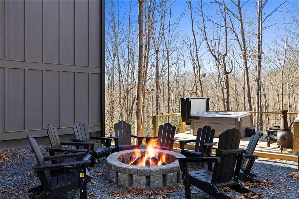 4 bedroom, 4 bathroom, 2,300 sq ft single family residence under contract at 572 Left Turn, Blue Ridge, GA 30513 — photo 10