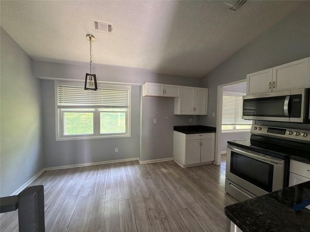 3 bedroom, 2 bathroom, 1,682 sq ft single family residence for sale at 6339 Phillips Creek Drive, Lithonia, GA 30058 — photo 3