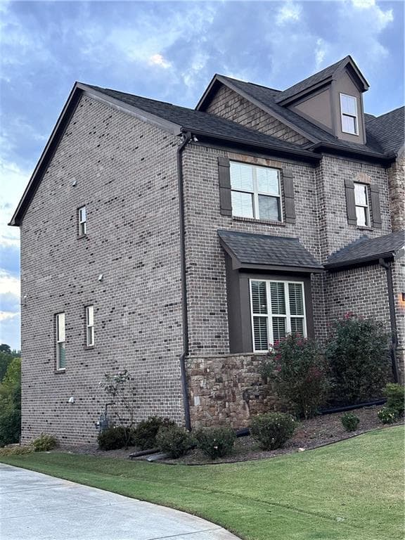 7 bedroom, 6 bathroom, 5,992 sq ft single family residence for rent at 6125 Read Road, Suwanee, GA 30024 for $5,495 a month — photo 4