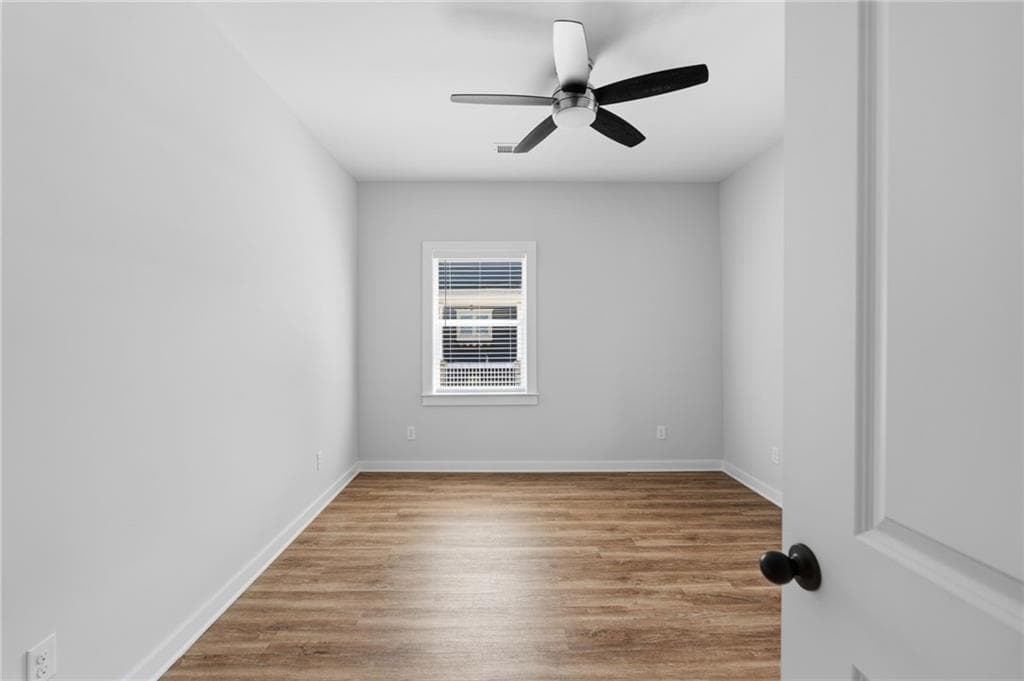 4 bedroom, 2 bathroom, 1,788 sq ft single family residence for sale at 595 English Avenue, Atlanta, GA 30318 — photo 3
