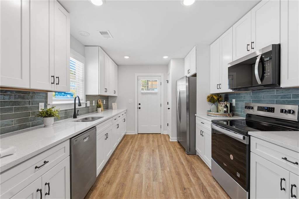 4 bedroom, 2 bathroom, 1,788 sq ft single family residence for sale at 595 English Avenue, Atlanta, GA 30318 — photo 7