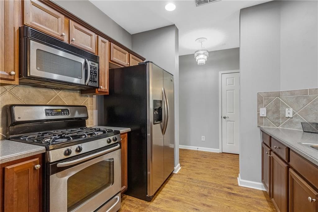 2 bedroom, 2 bathroom, 1,204 sq ft condominium for sale at 4805 W Village Way 2207, Smyrna, GA 30080 — photo 4