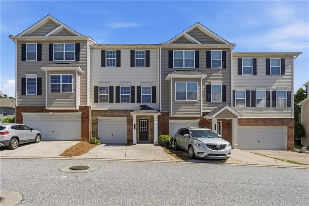 3 bedroom, 4 bathroom, 1,702 sq ft townhouse sold at 912 Society Circle, Atlanta, GA 30331