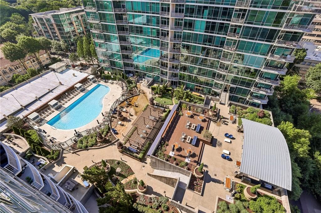 2 bedroom, 2 bathroom, 1,260 sq ft condominium sold at 943 Peachtree Street 1606, Atlanta, GA 30309