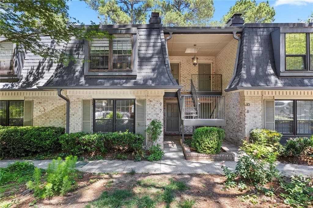 2 bedroom, 2 bathroom, 1,200 sq ft condominium for sale at 7 Cantey Place, Atlanta, GA 30327