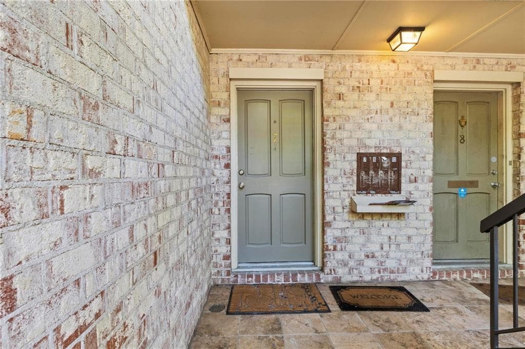 2 bedroom, 2 bathroom, 1,200 sq ft condominium for sale at 7 Cantey Place, Atlanta, GA 30327 — photo 8