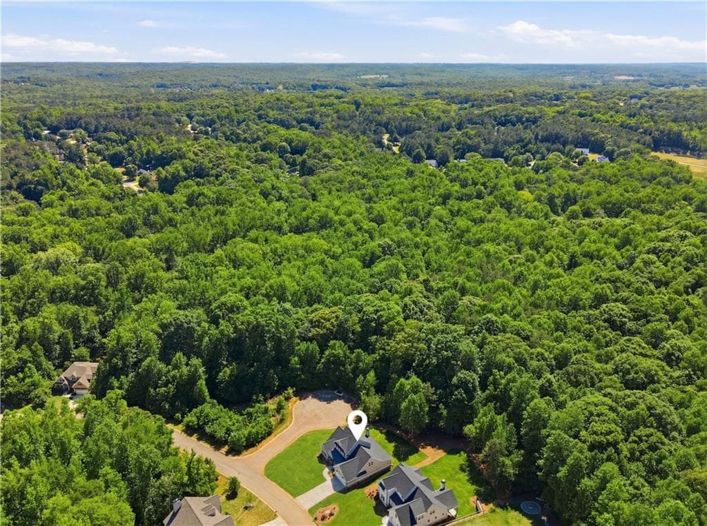 4 bedroom, 4 bathroom, 2,941 sq ft single family residence under contract at 5840 Woodland Park Court, Jefferson, GA 30549 — photo 4