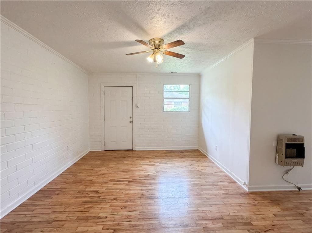 3 bedroom, 1 bathroom, 750 sq ft single family residence under contract at 243 Glenn Street, Jackson, GA 30233 — photo 3